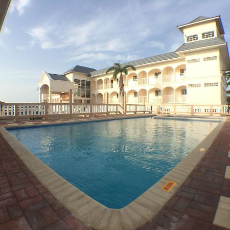 Glistening Waters Hotel Фалмут Екстер'єр фото
