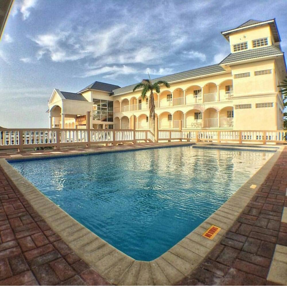 Glistening Waters Hotel Фалмут Екстер'єр фото