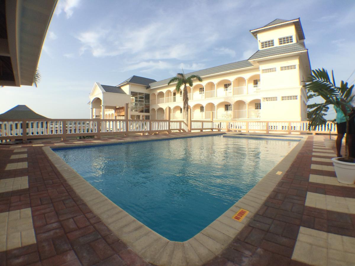 Glistening Waters Hotel Фалмут Екстер'єр фото